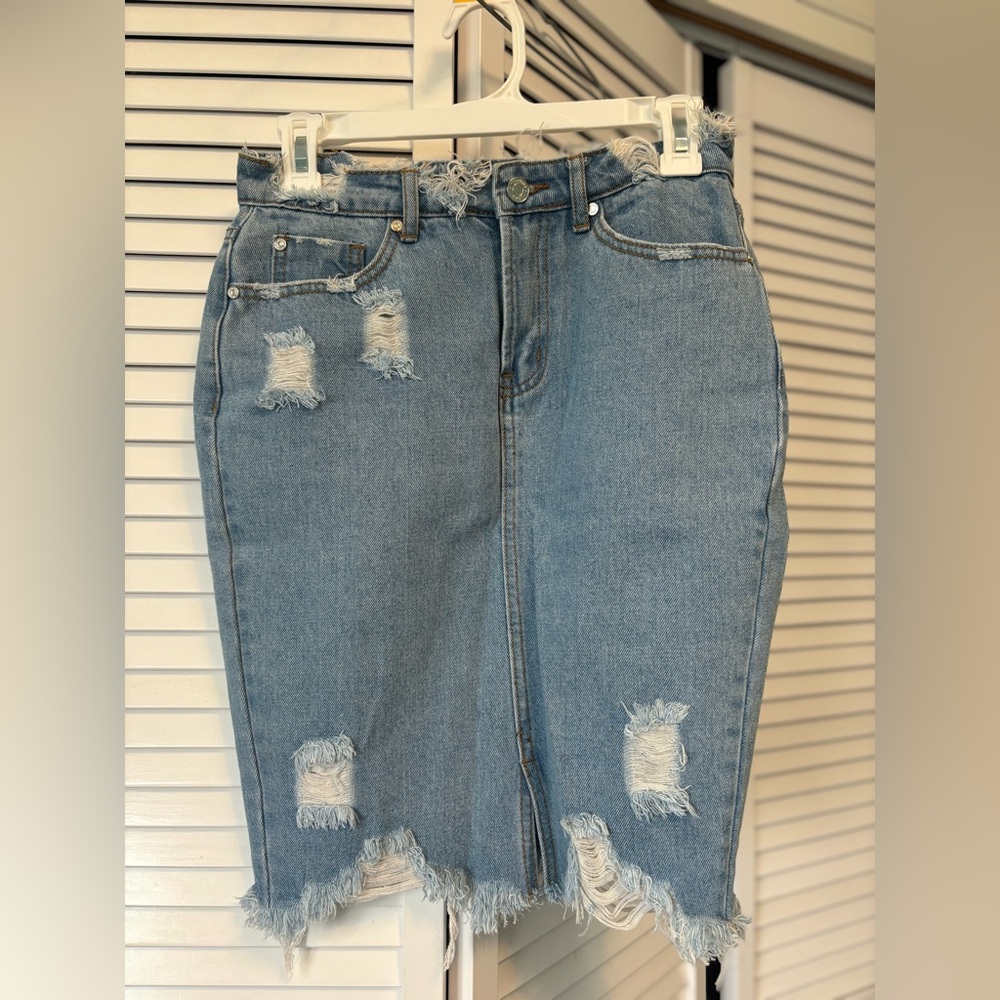 MISGUIDED Distressed Blue Women's Jeans